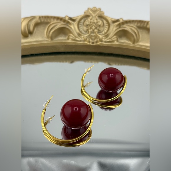 Gold Hoop Earrings with Burgundy Red Bead – Modern Statement - Picture 4 of 9